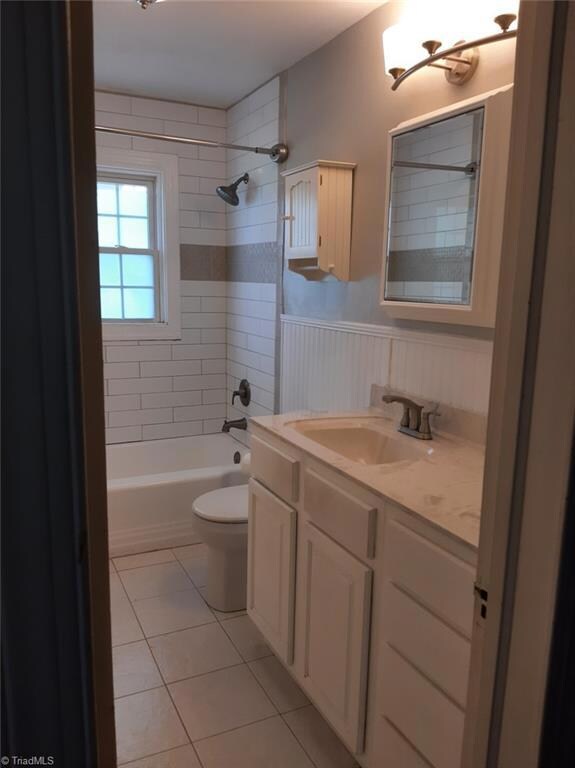 Updated full bathroom