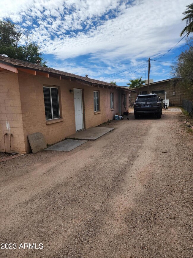 150 S Sirrine, Mesa, AZ 85210 - photo 2