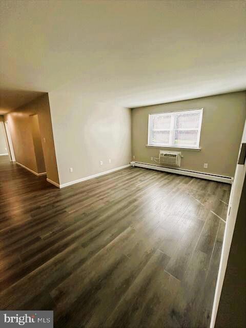 3205 E Market St unit H-04, East York, PA 17402 - photo 4
