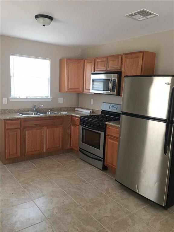 2401 Portland Ave unit A, El Paso, TX 79930 - photo 4