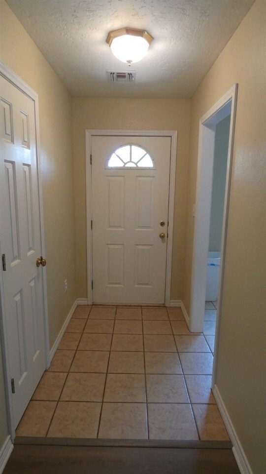 825 Huddleston Dr, Cache, OK 73527 - photo 3