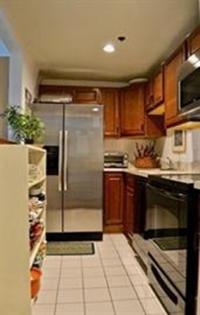 Bay Square unit 316, Cambridge, MA 02139 - photo 3