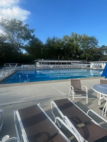 65 Lincolnshire Dr, Lincolnshire, IL 60069 - photo 6