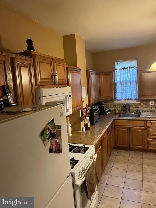 41 S 28th St, Camden, NJ 08105 - photo 3