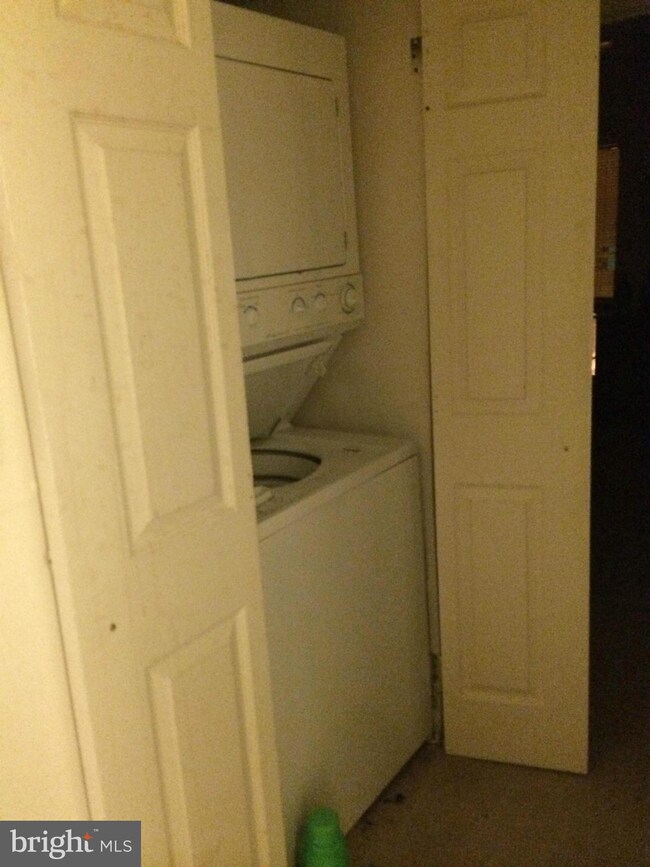 8601 Sacramento Dr unit E, Alexandria, VA 22309 - photo 6