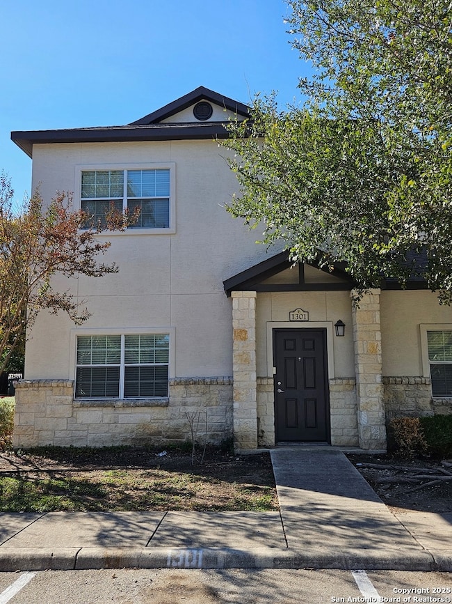 1000 Diamond Dr unit 1301, Boerne, TX 78006 - photo 2