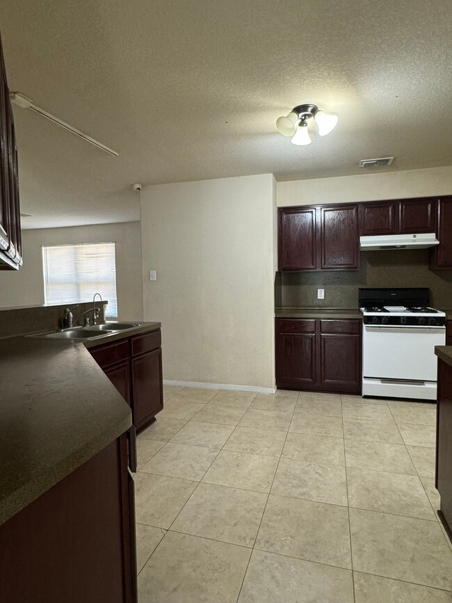 7703 Westington Ln, Houston, TX 77040 - photo 7