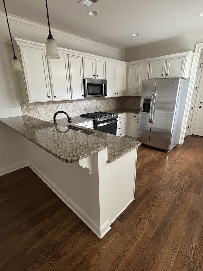 Freshly painted Kitchen!