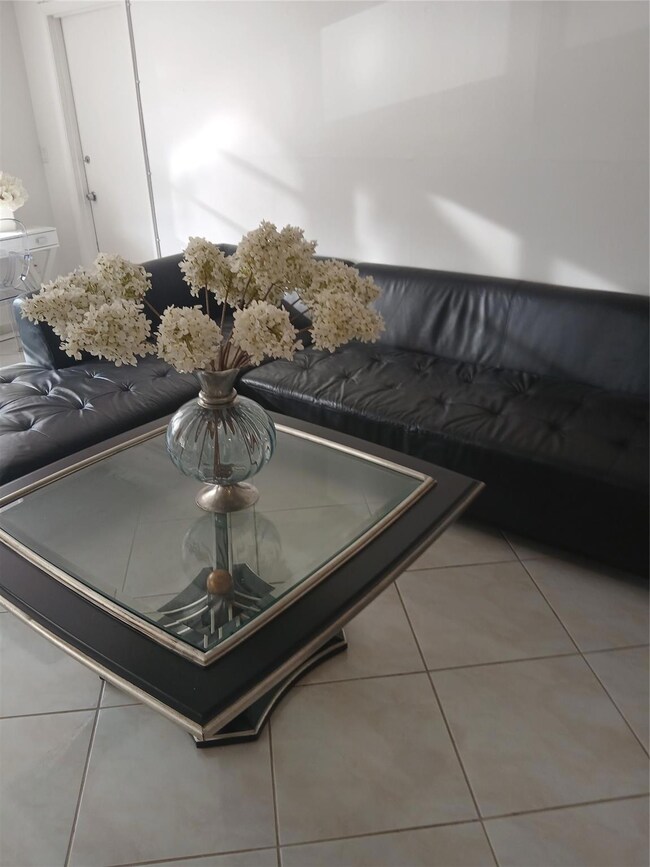 Martinique unit 211, Hallandale Beach, FL 33009 - photo 4