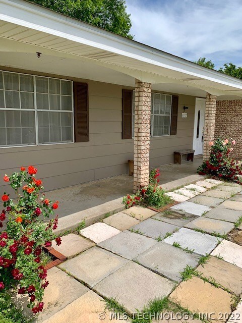 1117 N Hickory Place, Broken Arrow, OK 74012 - photo 2