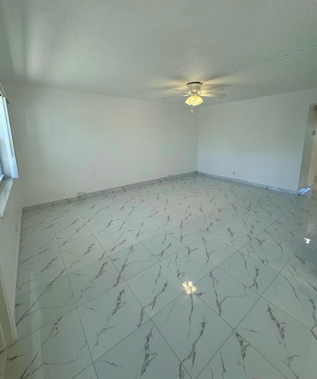 148 Northampton H unit 1480, West Palm Beach, FL 33417 - photo 2