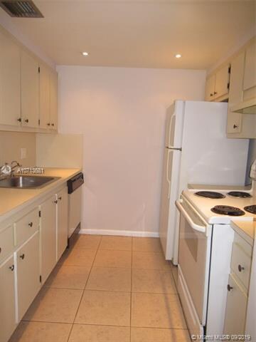 1251 SW 134th Way unit 208A, Pembroke Pines, FL 33027 - photo 6