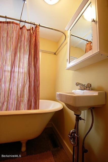 82 Turner Ave, Pittsfield, MA 01201 - photo 4