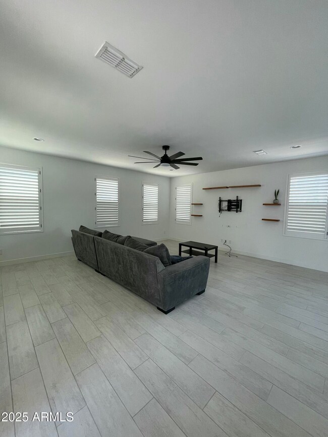 25710 N 20th Ln, Phoenix, AZ 85085 - photo 4