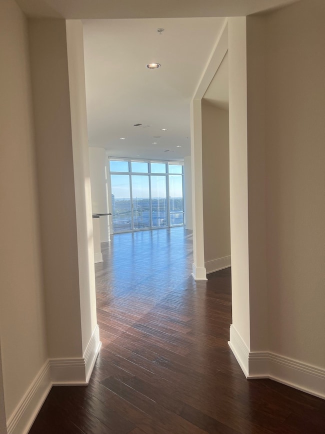 8066 Park Ln unit 805, Dallas, TX 75231 - photo 3