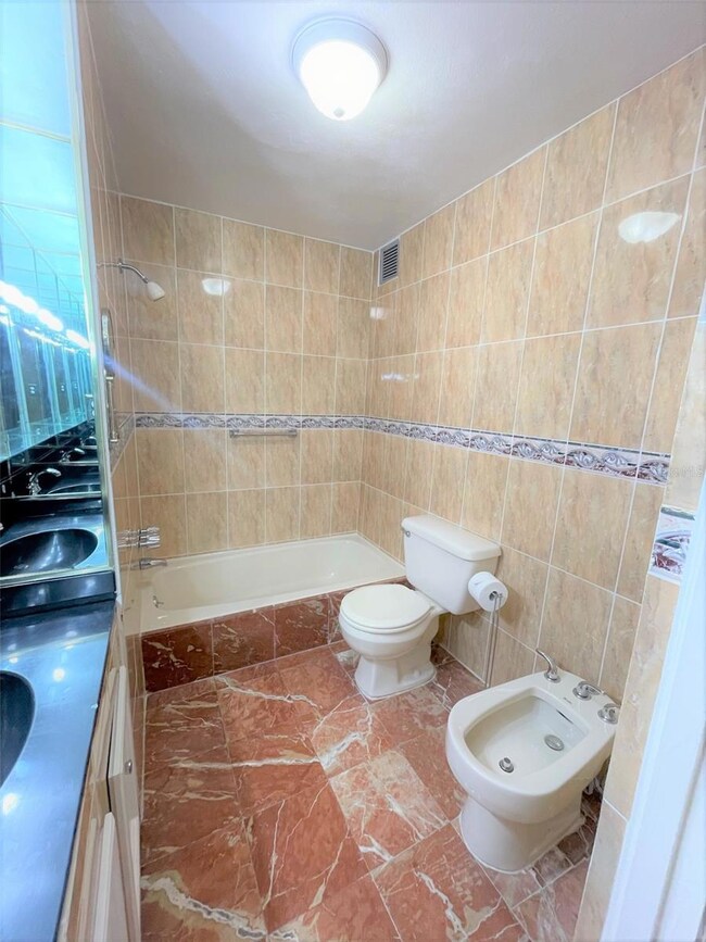 1367 Luchetti St unit 2, San Juan, PR 00907 - photo 6