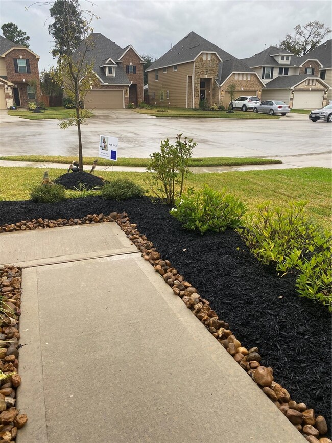 11151 Sun River Falls Dr, Humble, TX 77396 - photo 2