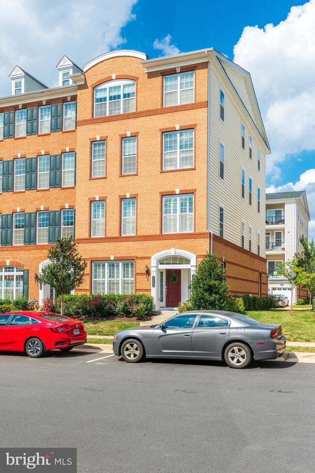 23562 Buckland Farm Terrace, Ashburn, VA 20148 - photo 2