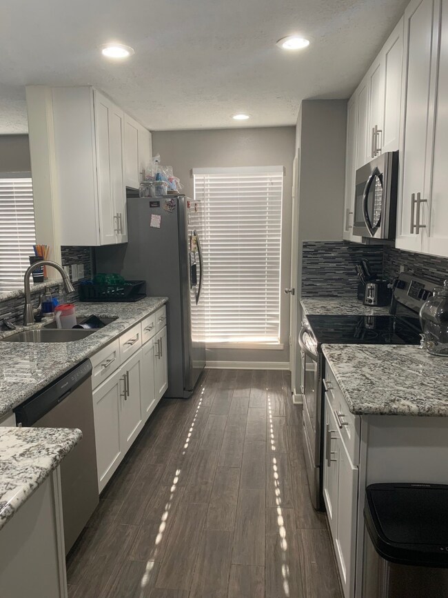 7862 Gatehouse Dr, Houston, TX 77040 - photo 5