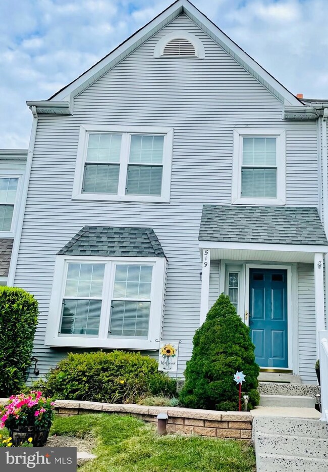 519 Carousel Cir, Norristown, PA 19403 - photo 2