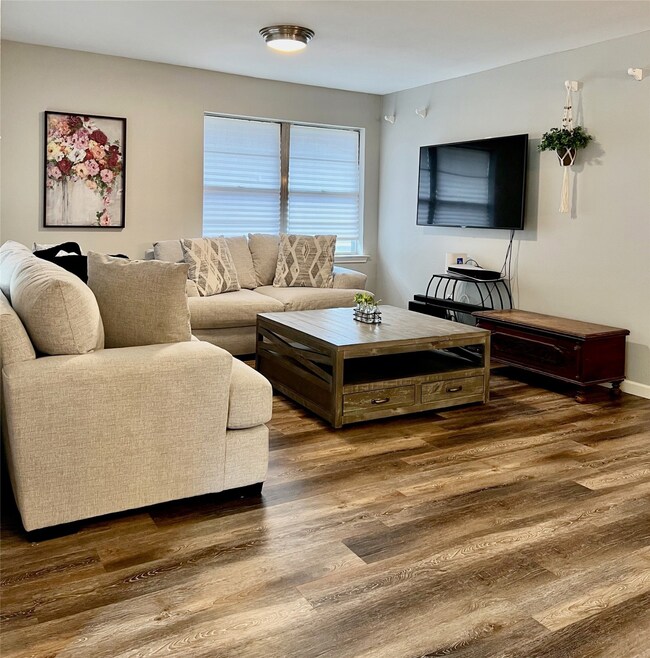 2326 Gardenia Dr, Houston, TX 77018 - photo 7