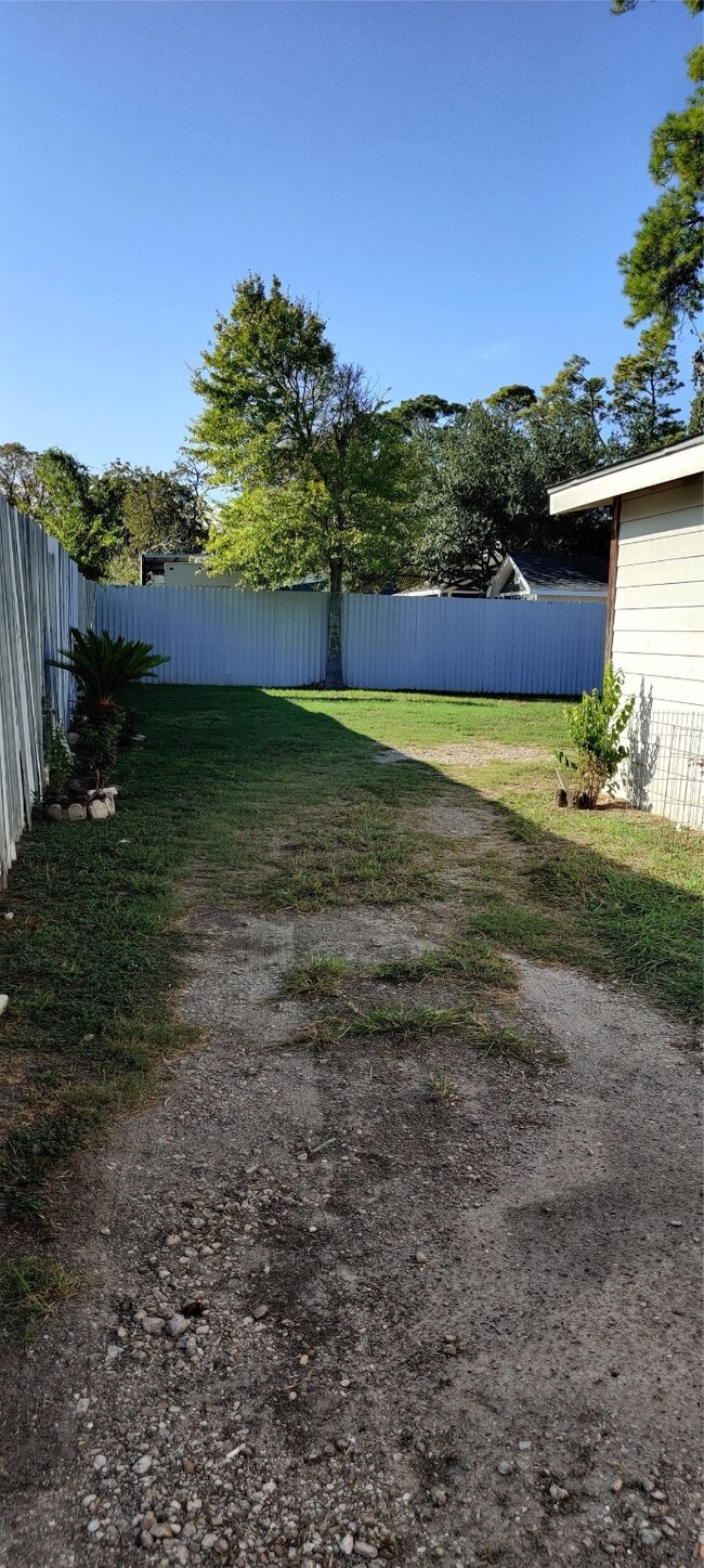 46 Berry Rd, Houston, TX 77022 - photo 3