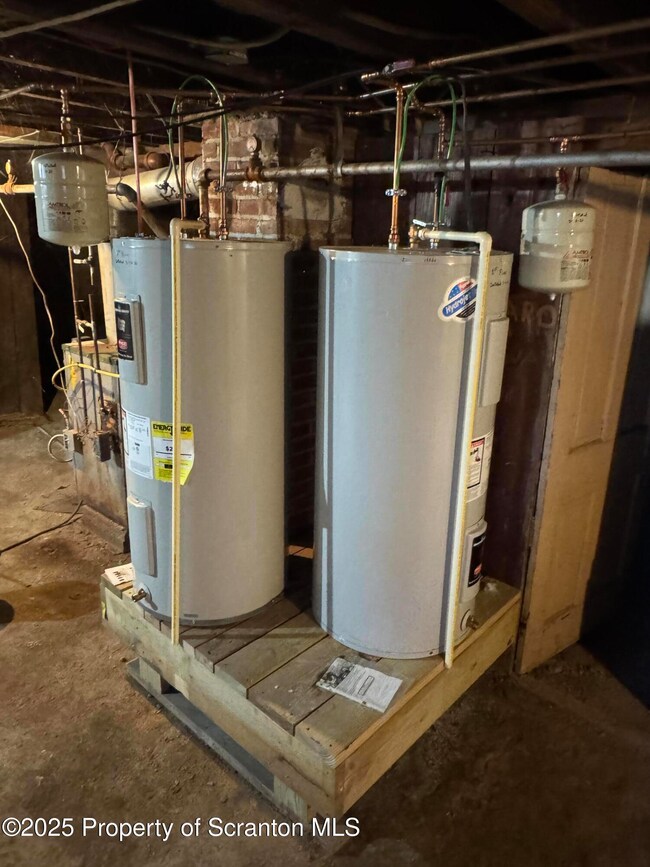 1013 Grant Ct, Scranton, PA 18519 - photo 5