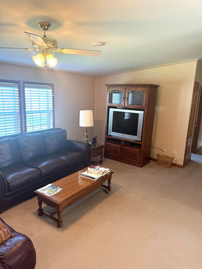 19 Temple Dr, Rochester, NH 03868 - photo 4