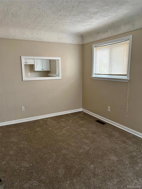 28426 Sutherland St, Southfield, MI 48076 - photo 2