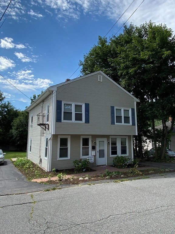 91 Pine Grove Ave unit 1, Bellingham, MA 02019 - photo 2