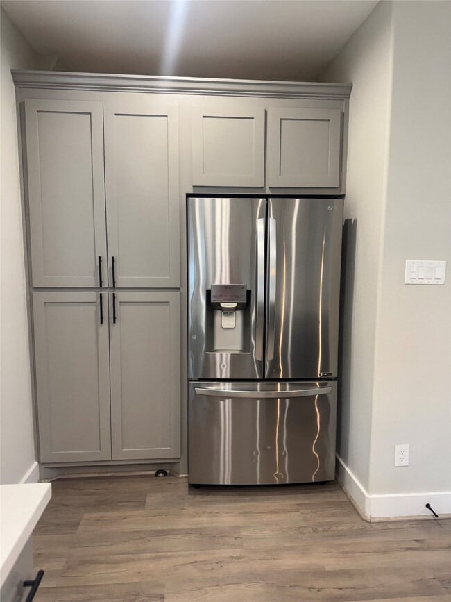 2413 Glen Ln unit D, Houston, TX 77088 - photo 3