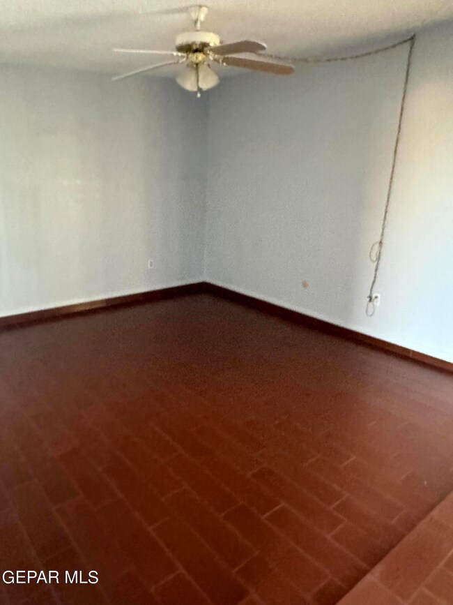 2105 Diciembre Dr, El Paso, TX 79935 - photo 4