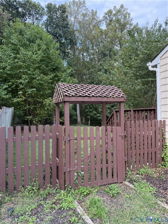 9406 Broad Meadows Rd, Glen Allen, VA 23060 - photo 2