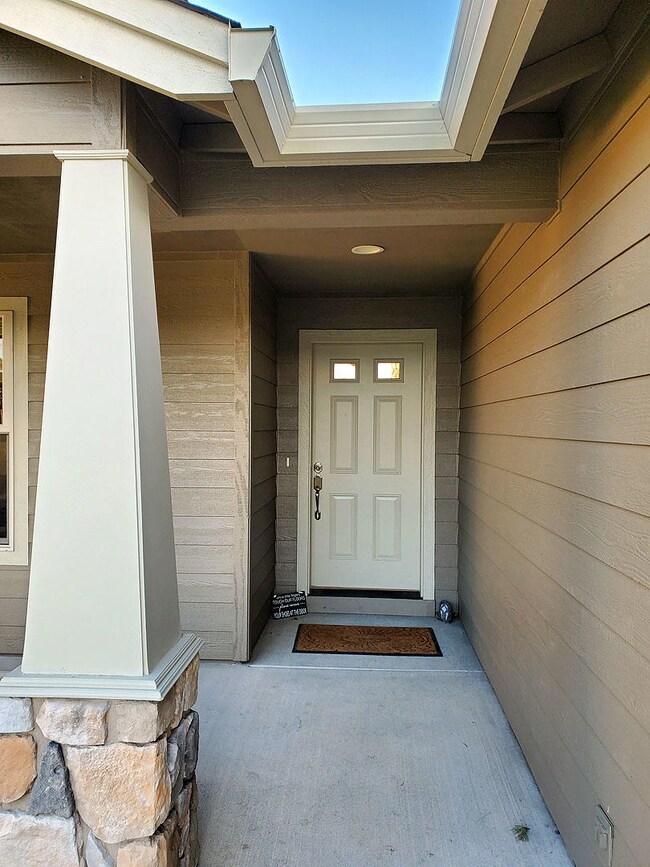 3235Paramont-06
