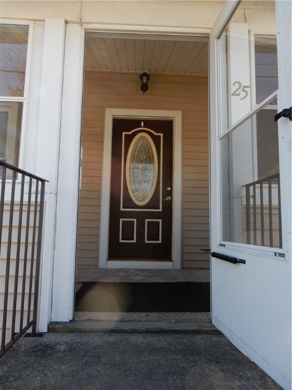 25 Hewett St, Warwick, RI 02889 - photo 3