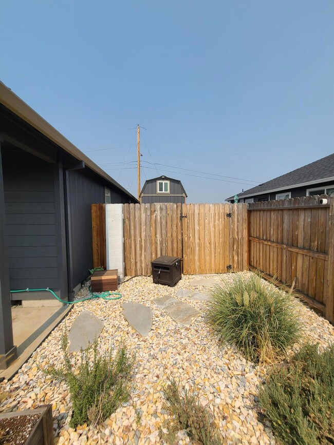 8246 Nickel Ln, White City, OR 97503 - photo 4