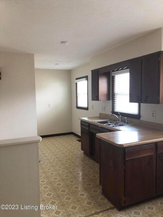 052BD24D-616E-4AB9-B360-AC87062D1A6F