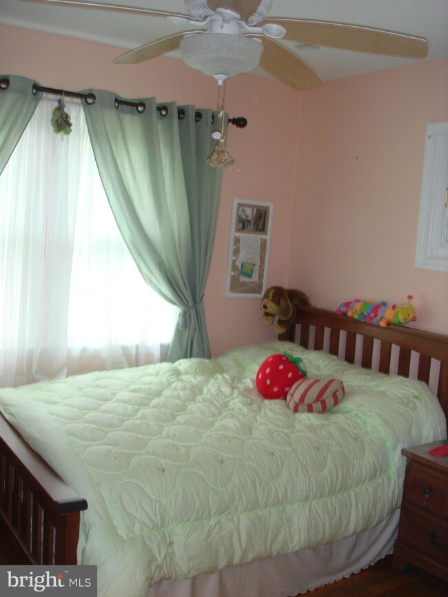 9109 Santayana Dr, Fairfax, VA 22031 - photo 6