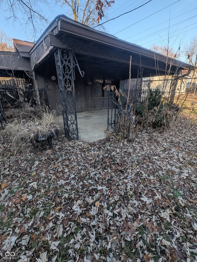 2825 S Delaware St, Indianapolis, IN 46225 - photo 7