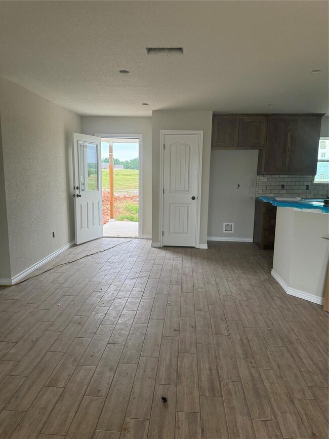 650 Elm Tree Ct, Poolville, TX 76487 - photo 4