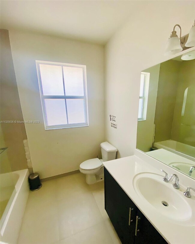 6970 NW 106th Ave, Doral, FL 33178 - photo 4