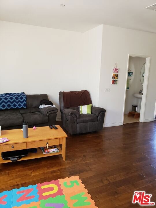 348 Field St, Oxnard, CA 93033 - photo 3