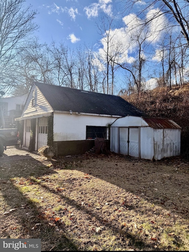 74 Red Cliff Rd, Upper Black Eddy, PA 18972 - photo 2