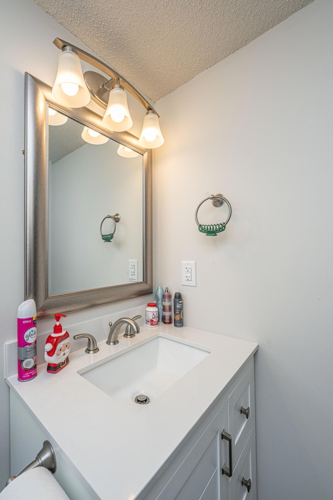306CrestviewDrUnitC015