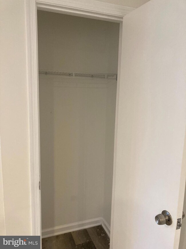 101 Pamela Ct unit 605, Levittown, PA 19057 - photo 5