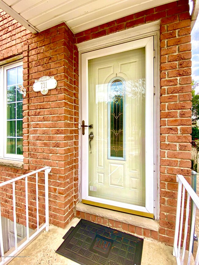 731 Correll Ave, Staten Island, NY 10309 - photo 7