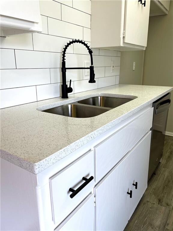 2216 NE 9th St, Moore, OK 73160 - photo 5