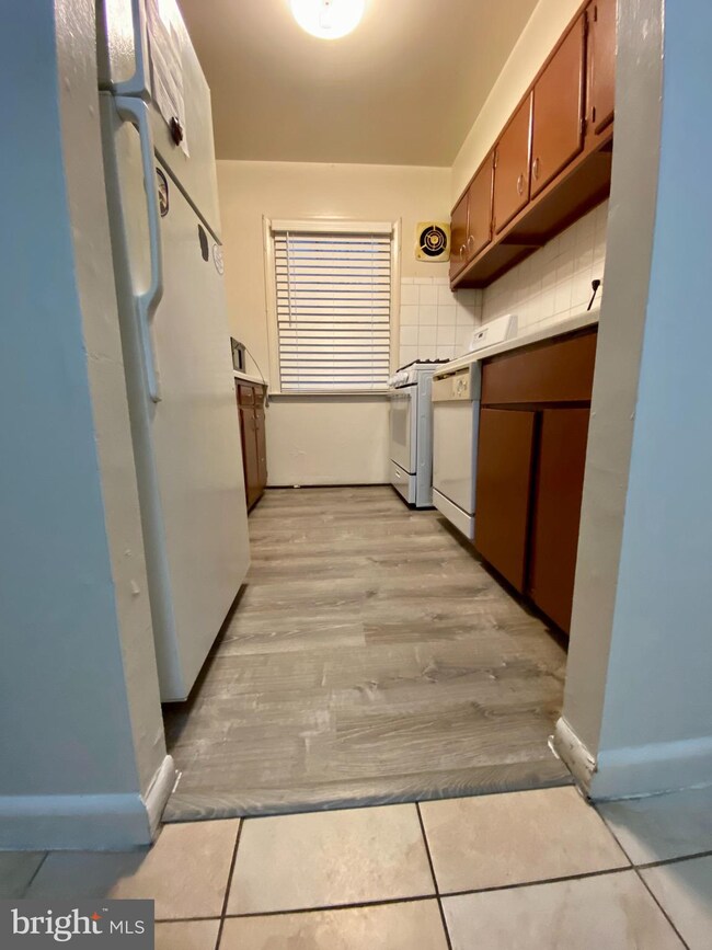 9459 Fairfax Blvd unit 103, Fairfax, VA 22031 - photo 5