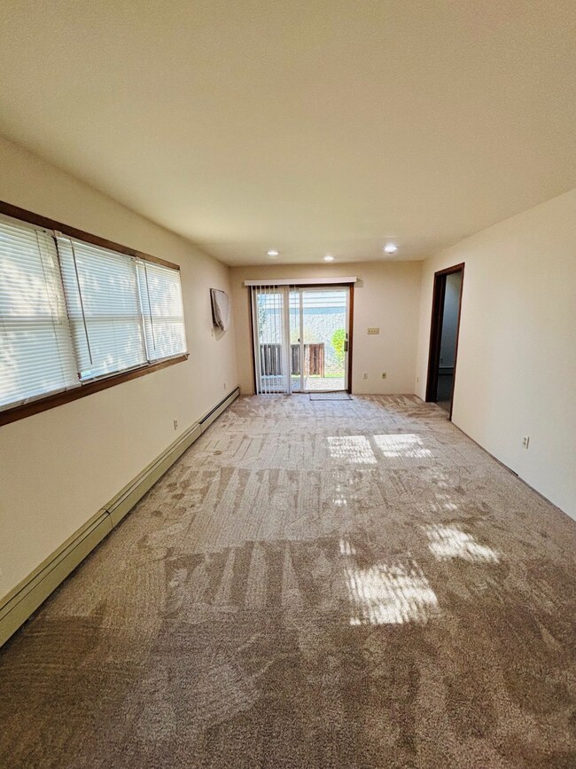 11 3rd St, Glen Cove, NY 11542 - photo 3