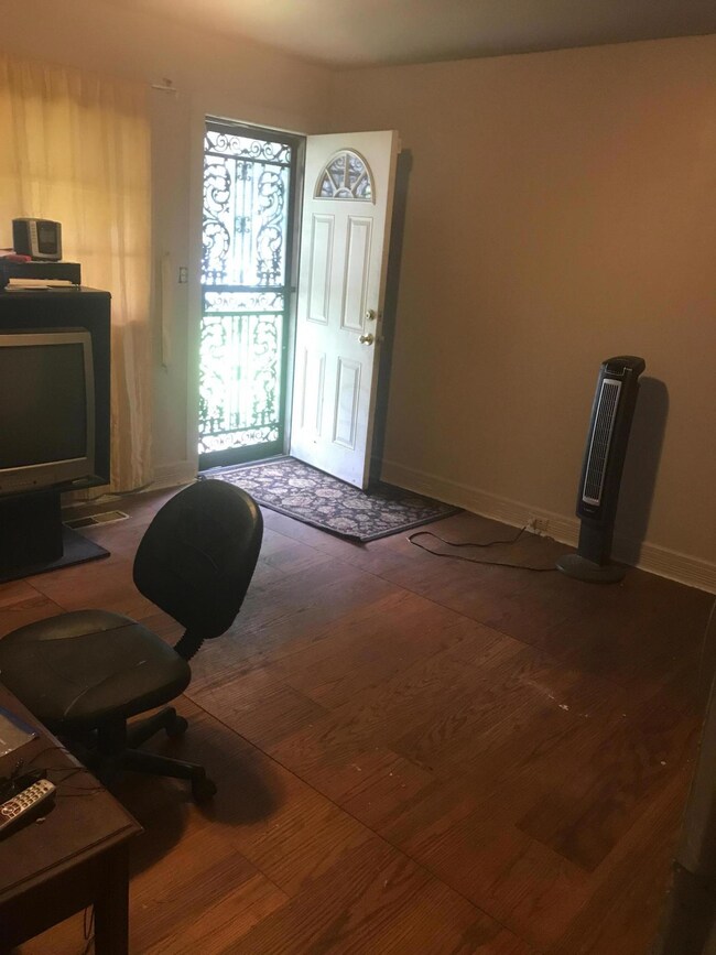 Howey Rd Living Room